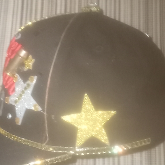 Custom snap back hat - Picture 4 of 6